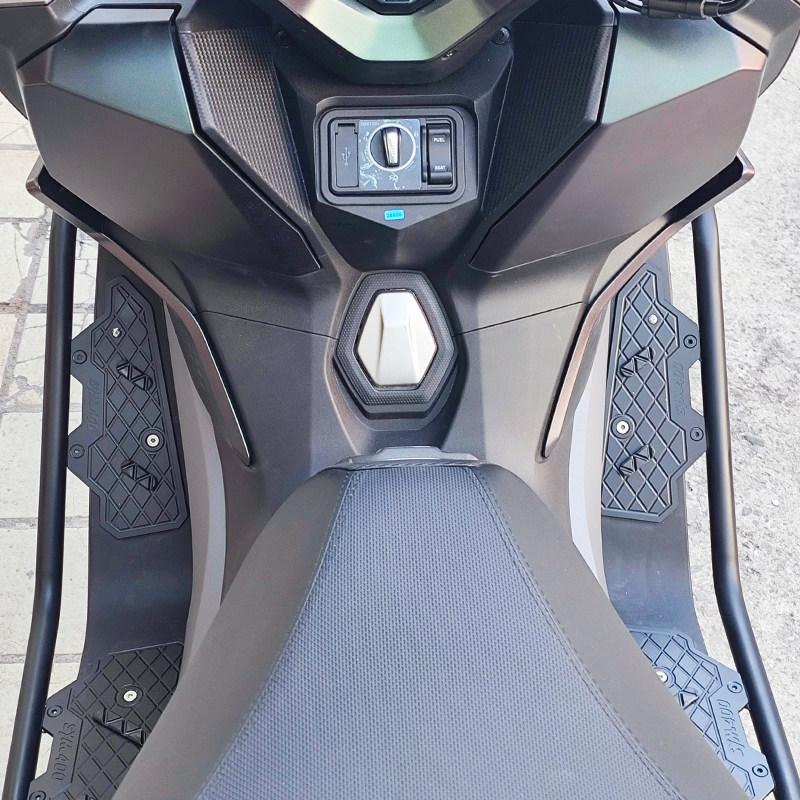 Aluminum Alloy Non-Slip Foot Pedal with Anti-Fall Guard for SYM Cruisym 400 Bumper Modification