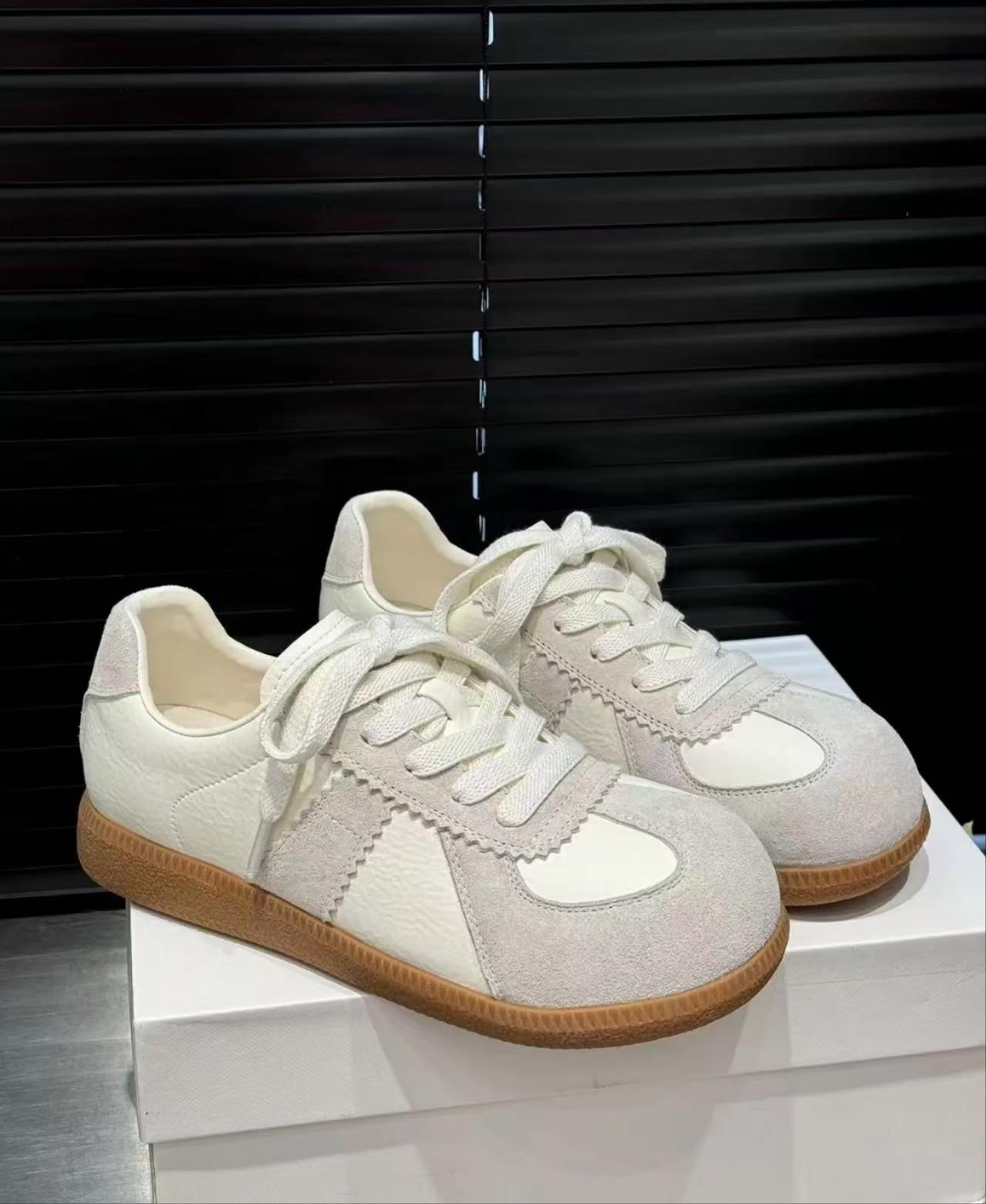 

2025 new leather big head bread shoes doll head casual shoes board shoes German training shoes sports shoes flat women s shoes 35