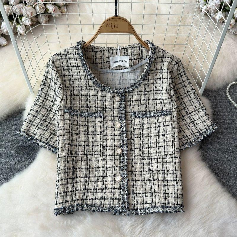 

Классическое короткое пальто из тканого твида с жемчужной пряжкой Beige M