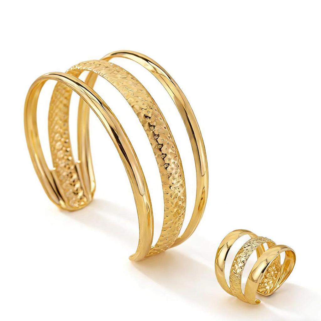 Metal Fashion Embossed Bracelet & Ring Set for Ladies' Party Wear