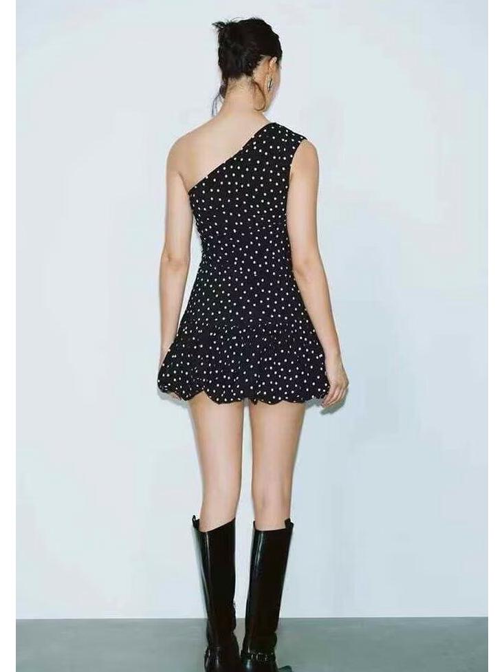 Polka Dot One-Shoulder Pleated Super Short Dress with French Design
