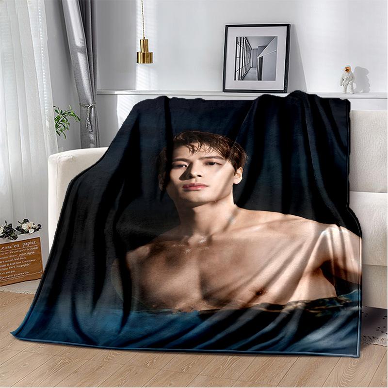 3D Jackson Wang Sångare Stjärna Mjuk Plyschfilt, Flanellfilt Kastafilt för Vardagsrum Sovrum Säng Soffa Picknick Barnpresent