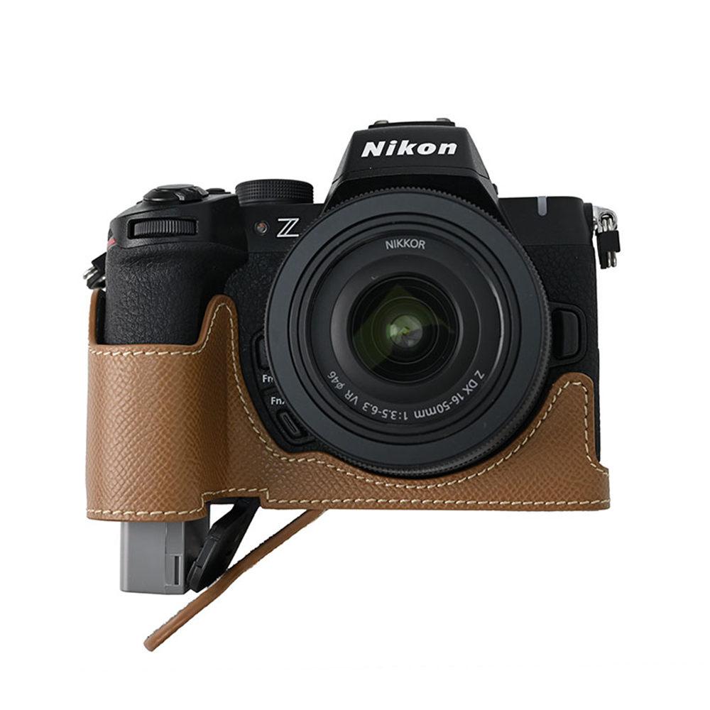 Z50II PU kůže s potiskem dlaně Poloviční pouzdro na fotoaparát pro Nikon Z50II Otevírání baterie Spodní kryt s popruhem na krk