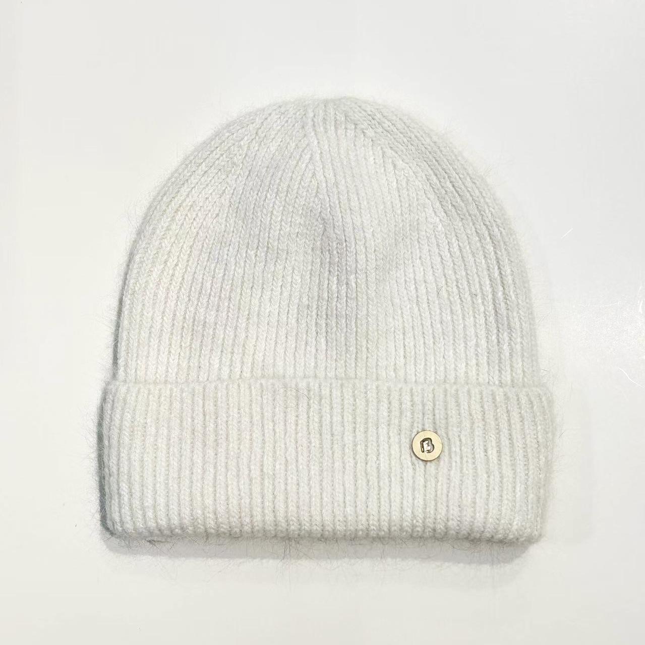 

Outdoor fixed dyeing powder/gray rabbit hair knitted wool hat women s autumn and winter B letter hat warm and anti-stacking hat cold hat tide M（56-58cm） белый