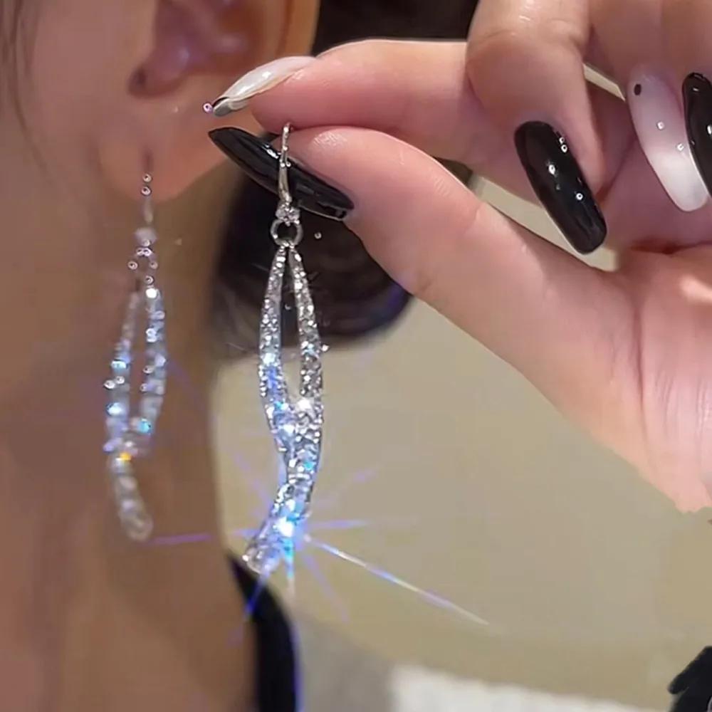 Fashion Trend Unique Design Elegant Exquisite Light Luxury Rhombus Zircon Earrings Female Jewelry Party Premium Gift