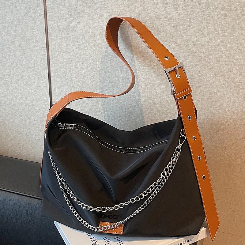 Large capacity nylon bag women's summer 2025 new casual shoulder messenger bag chain commuter tote bag