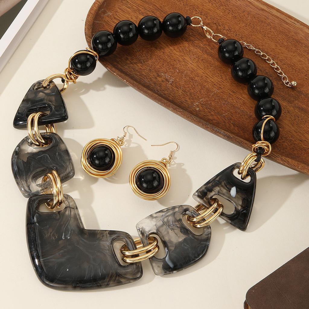 Artistic Resin Jewelry Set With Irregular Shapes And Floral Patterns For Summer