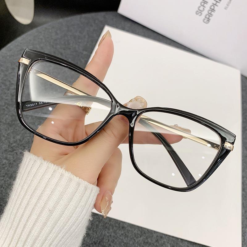 Fashion  Anti-blue Light Glasses Cat Eye Trendy  Luxury Sunglasses Female Vintage Lens Plain Eyewear UV400