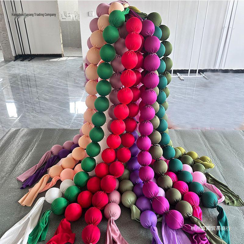 Ornamenti Colorati a Pallina su Corda in Tessuto per Matrimoni, Fidanzamenti e Decorazioni per Vetrine