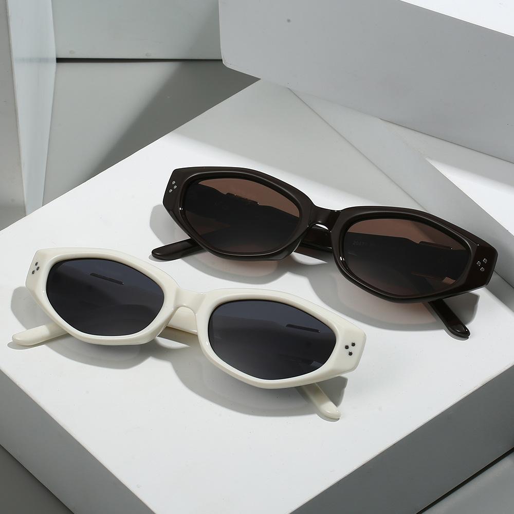 2025 New Retro Small Frame Cat Eye Sunglasses for Men and Women with Advanced Sense Sunscreen and Uv Protection Sun Glasses