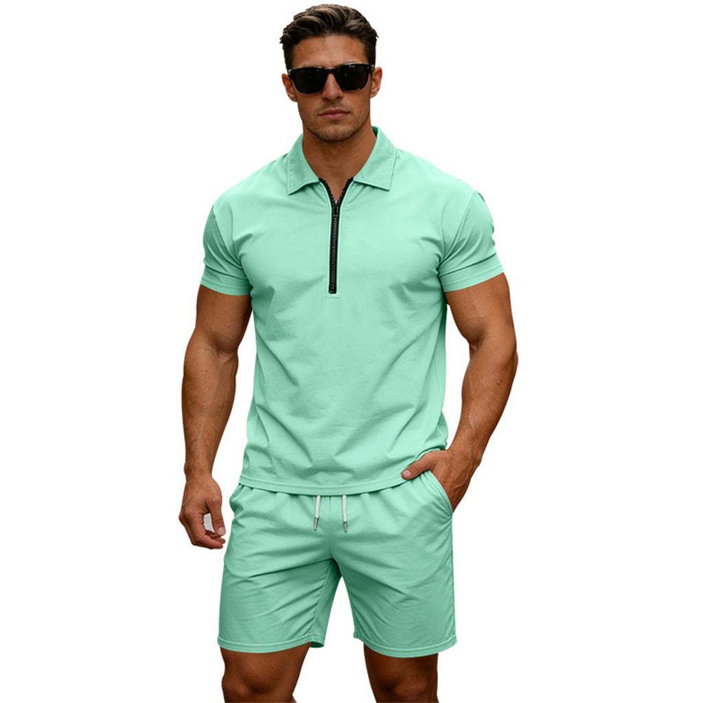 Zweiteiliges Set für Herren: Locker geschnittenes Kurzarm-Hosen-Set mit Reißverschlusskragen.