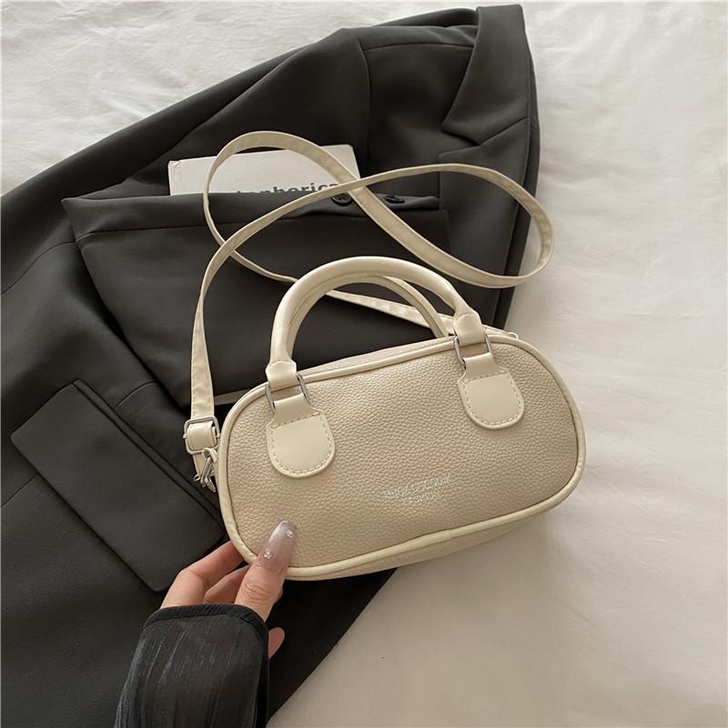 Hot Sale Trend Simple Fashion Niche Litchi Pattern Portable Bowling Bag Commuter Casual Versatile Messenger Bag