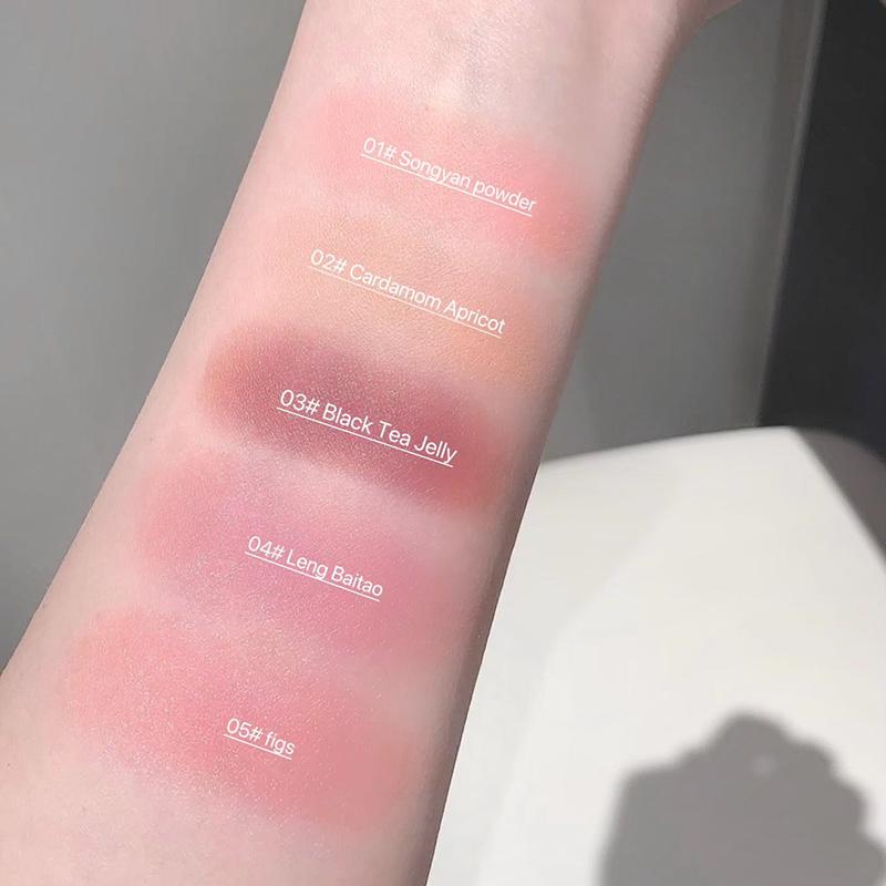 GEGE BEAR Μαλακό, υγρό, ασαφές ρουζ σε στικ