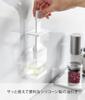Yamazaki Magnetic Oil Brush, White, W6 x D4.2 x H14.4cm, Tower Series, Dishwasher Safe, Floating Storage, Silicone, 1676