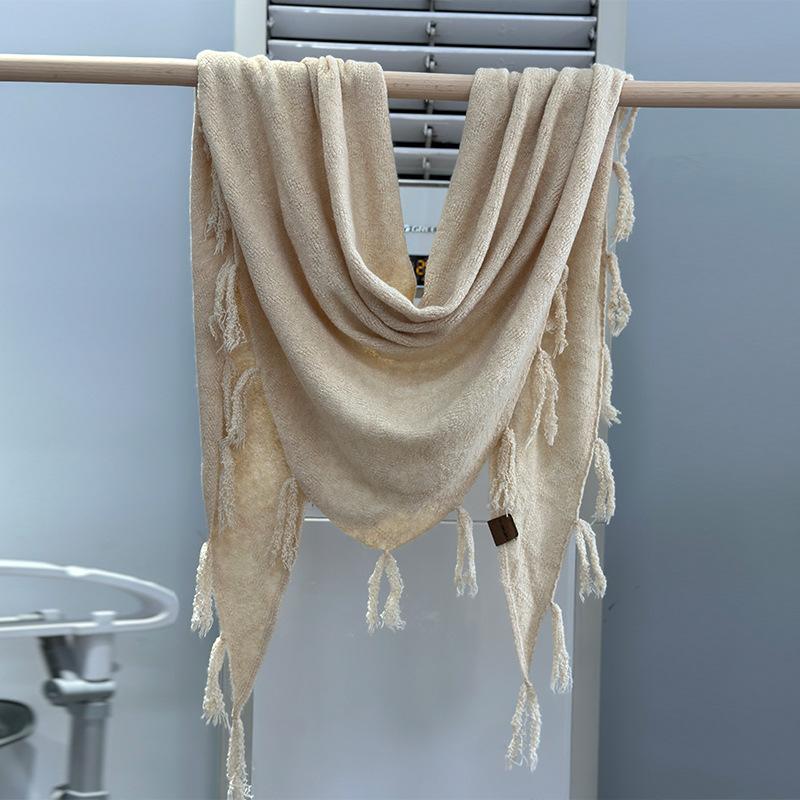 Trendy new scarf women's high-end sense versatile atmosphere wool shawl warm thickened fringed cashmere scarf