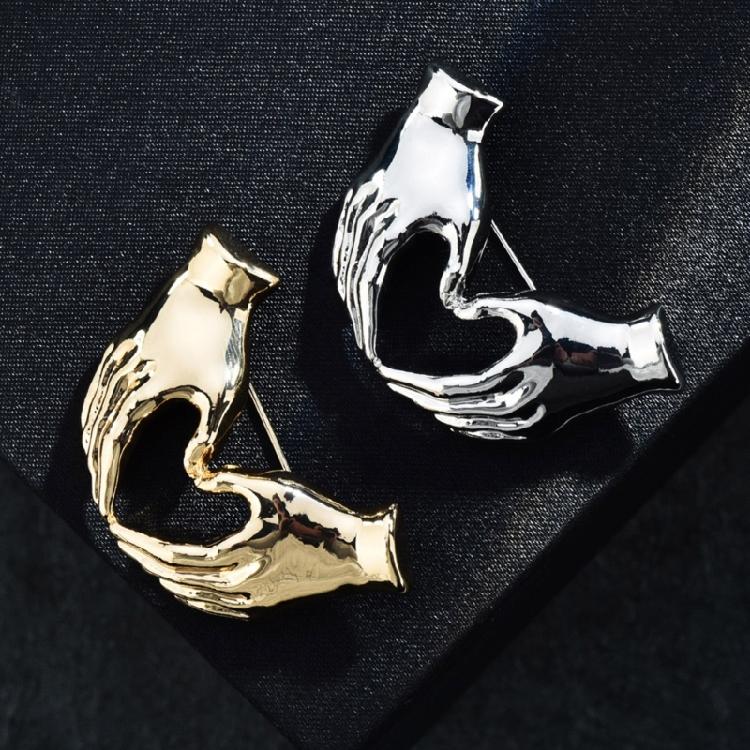Unique Badge Cartoon Hand Heart Gesture Brooch Trendy Women Brooch Stylish Pin Suitable for Teens and Fashion Lovers