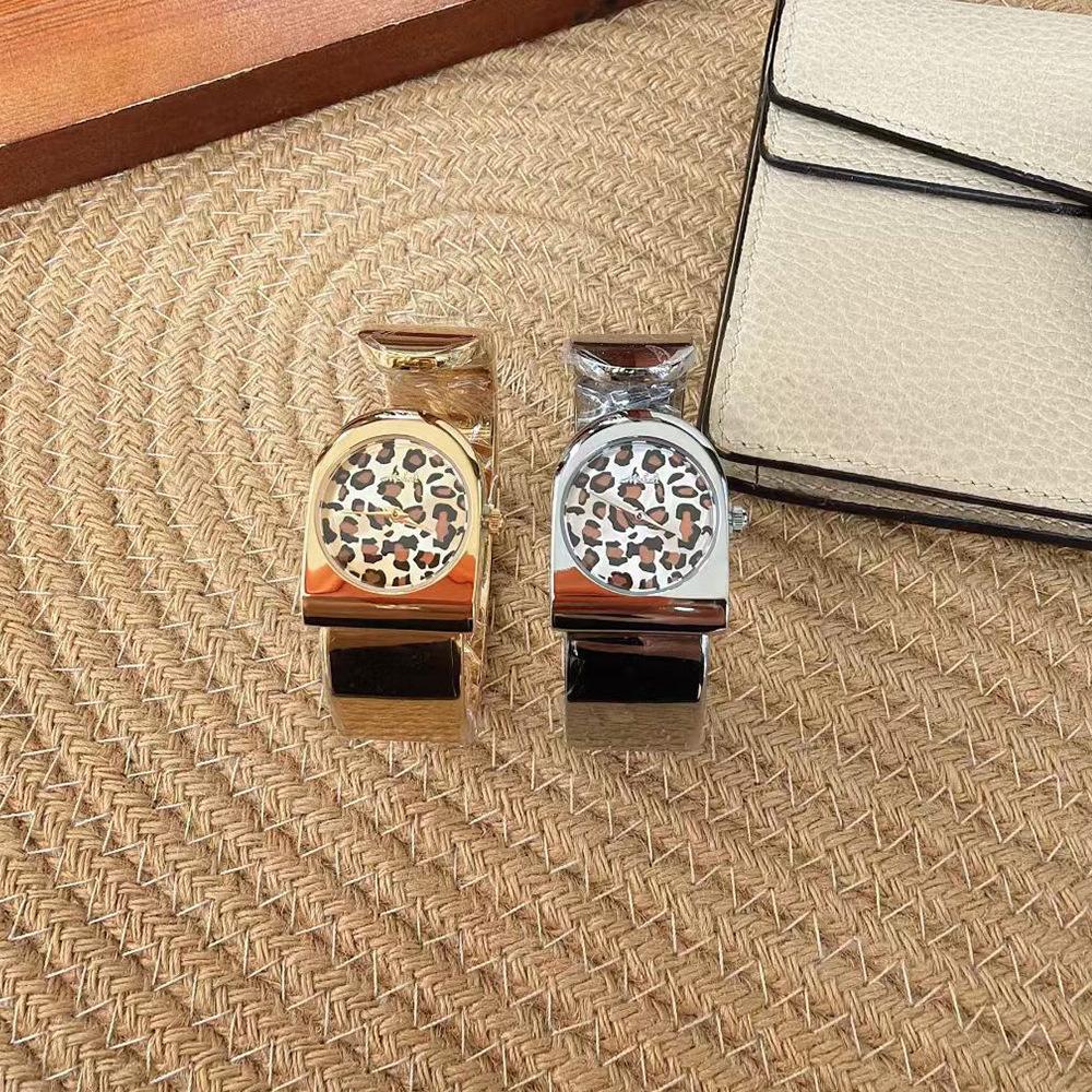Personalized Fashion Retro Small Gold Watch Bracelet Watch Women'S Watch Women'S Watch