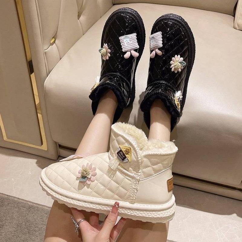 Waterproof Plush Woman Shoes Round Toe Snow Boots for Women Winter Padded Booties Trend 2025 Non Slip Designer Luxury Boot Sale