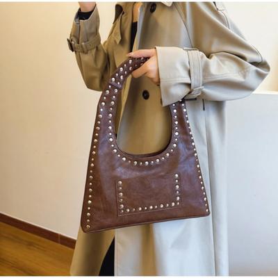 Vintage nýtovaná taška přes rameno pod paži, americká módní motocyklová taška s velkou kapacitou, módní univerzální kabelka na dojíždění