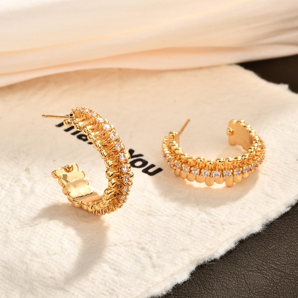 Retro Zircon Irregular Metal Strip Hoop Earrings - High-End Niche Design Stud Earrings for Women