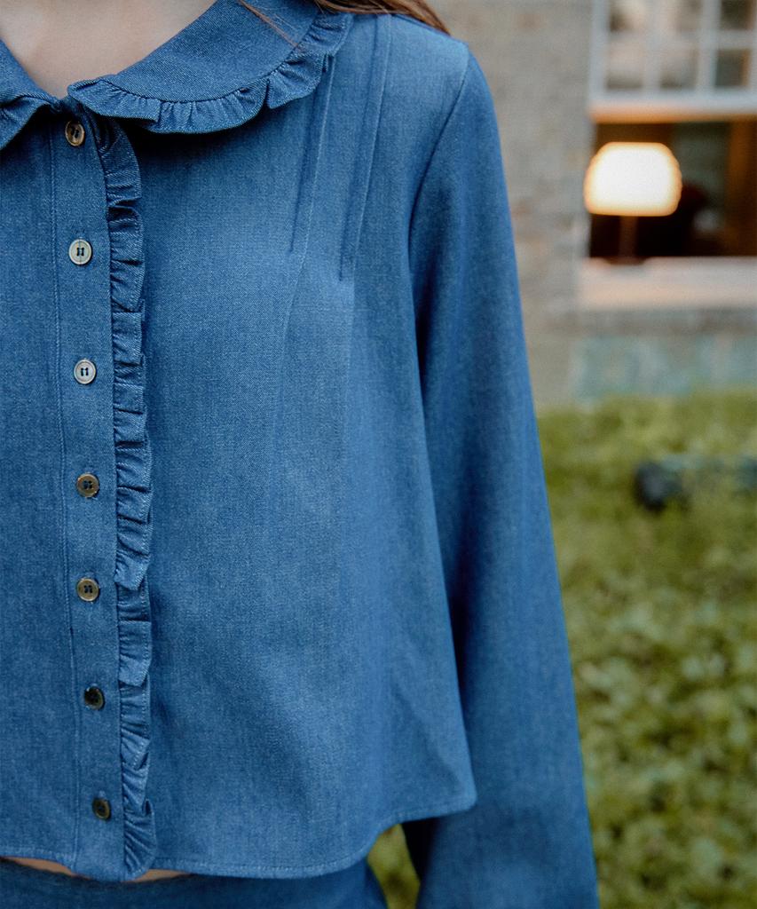 LETTER FROM MOON Poi Frill Denim Blouse (Medium Blue)