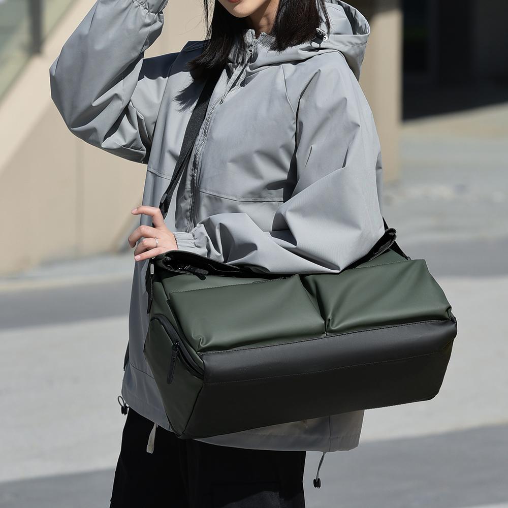 New Travel Fitness Bag for Both Men and Women, Large Capacity Dry Wet Separation, Expandable and Durable Oxford Shoulder Bag