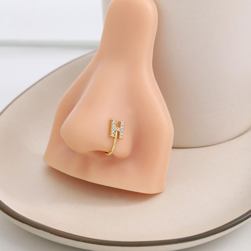 A 26-letter U-shaped Diamond-encruted Nose Stud Without A Pungent Clip