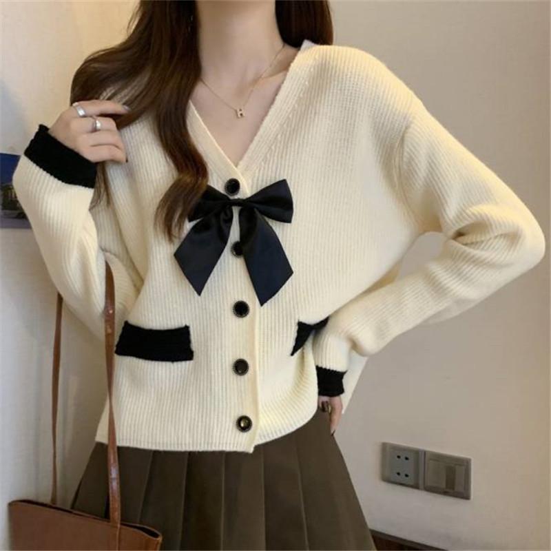 Autumn and winter Xiaoxiangfeng knitted sweater women s new 2025 sweet design knitted jacket bow V-neck top one size fits all 5567₽