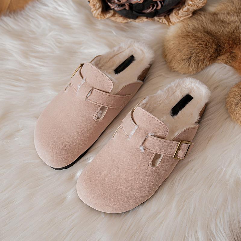 Su Yin's family has the same velvet cotton slippers, and the new winter models wear a pedal of fluffy slippers, women's bag head and half-drag cott