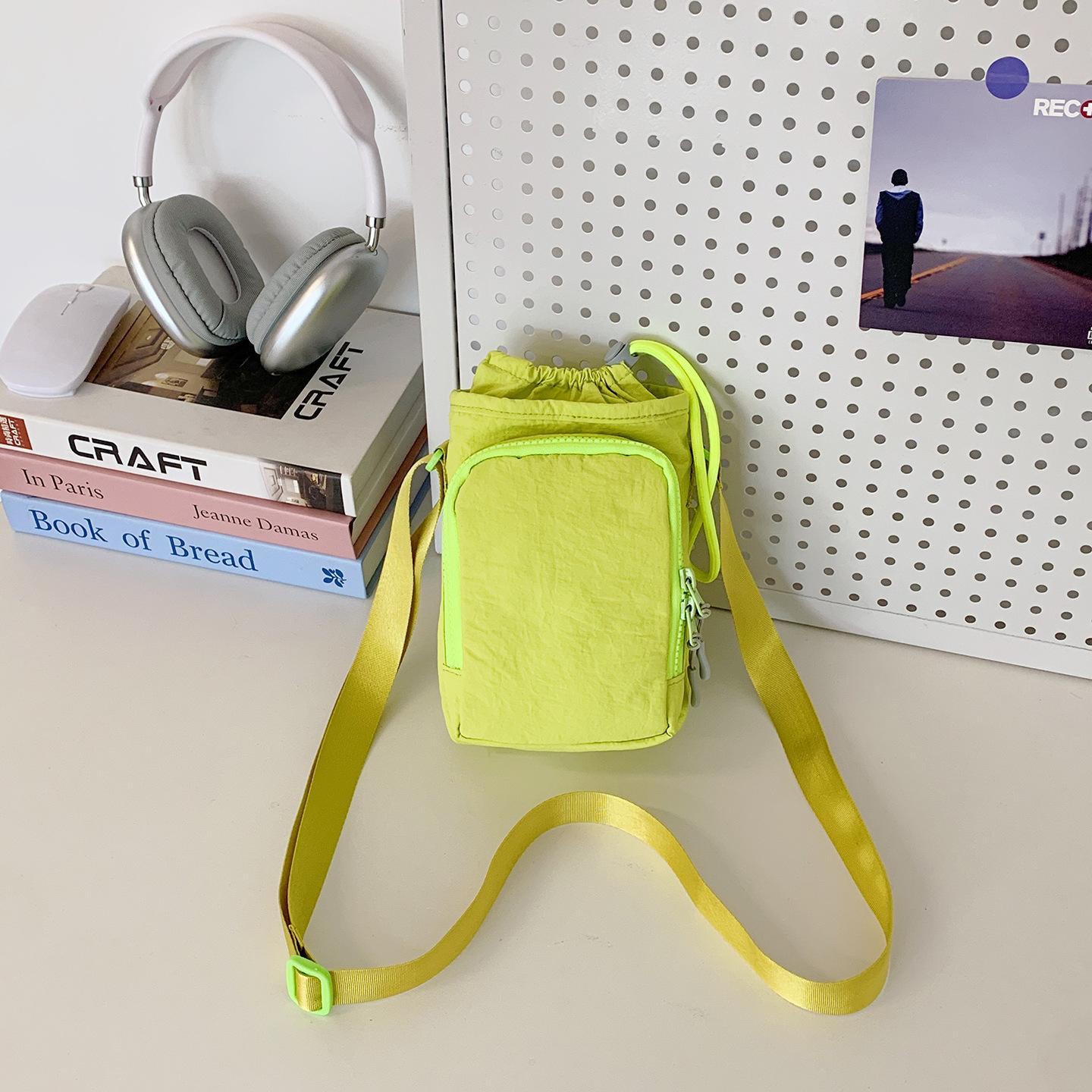 

New women s mobile phone bag male student kettle bag bucket bag multi-layer shoulder messenger bag going out water cup satchel зелений