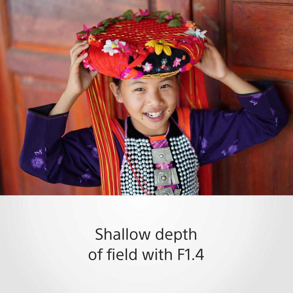 Sony FE 85mm GM Full Prime Lens Black F/1.4 Frame, Midrange, (SEL85F14GM)