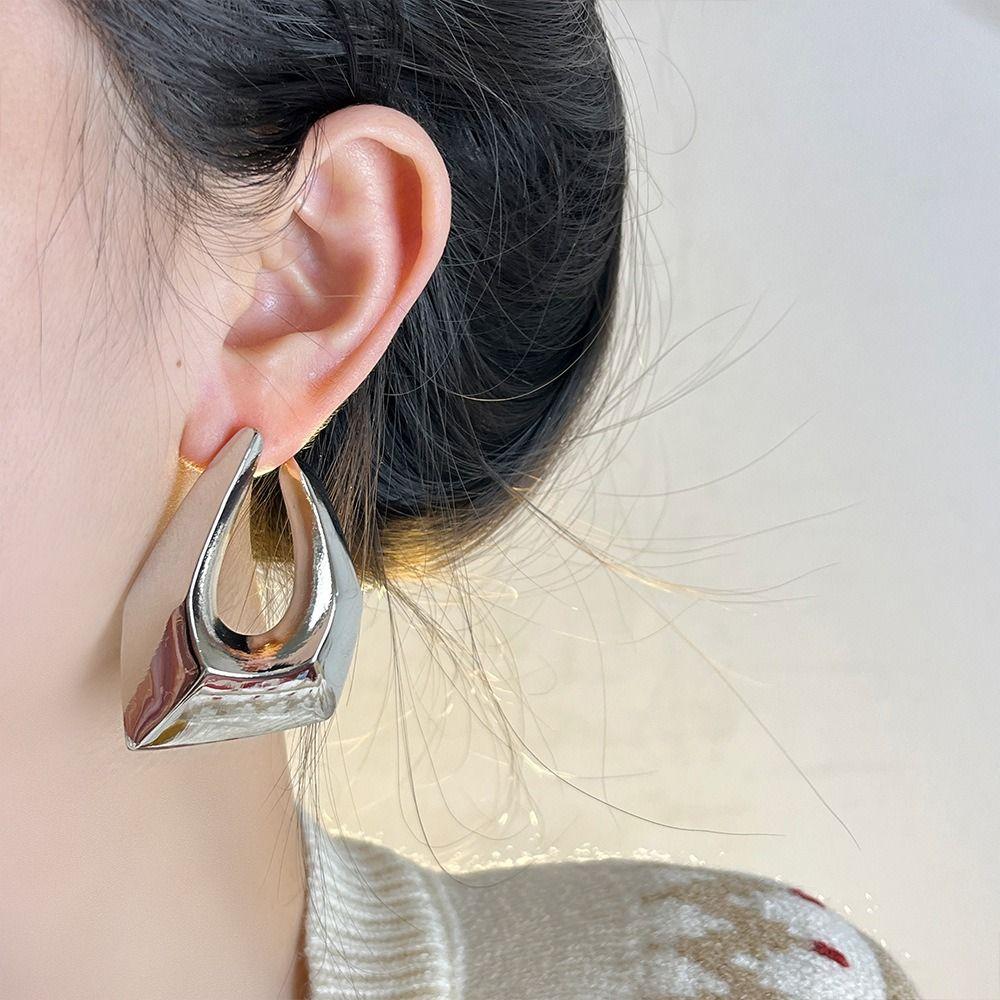 

Advanced Sense Irregular Shaped Earrings Exaggerated Stud Earrings Metal Earrings Daily Wear