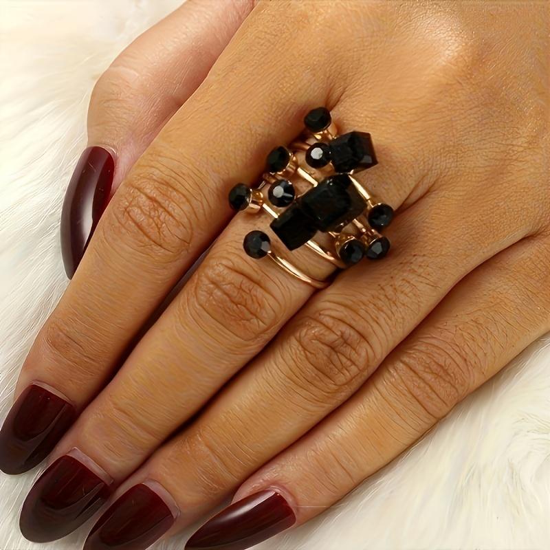 

Fashionable temperament design sense and atmospheric personality creative hand ornament geometric square black single ring for women золотистый