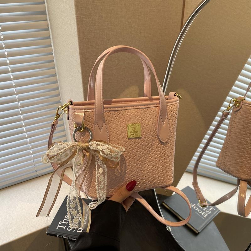 Niche handbag women's new popular fashion versatile high-end single shoulder crossbody bucket bag