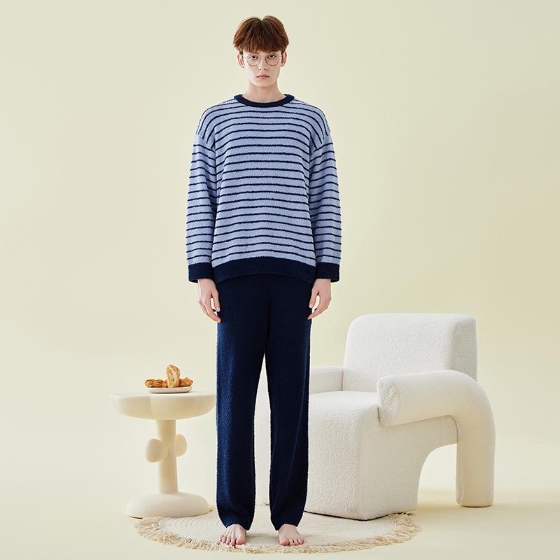 

Мужской утолщенный пижамный комплект из полубархата: Однотонный, Горизонтальная полоска, Теплый для осени/зимы. One Size F (up to 170 pounds)