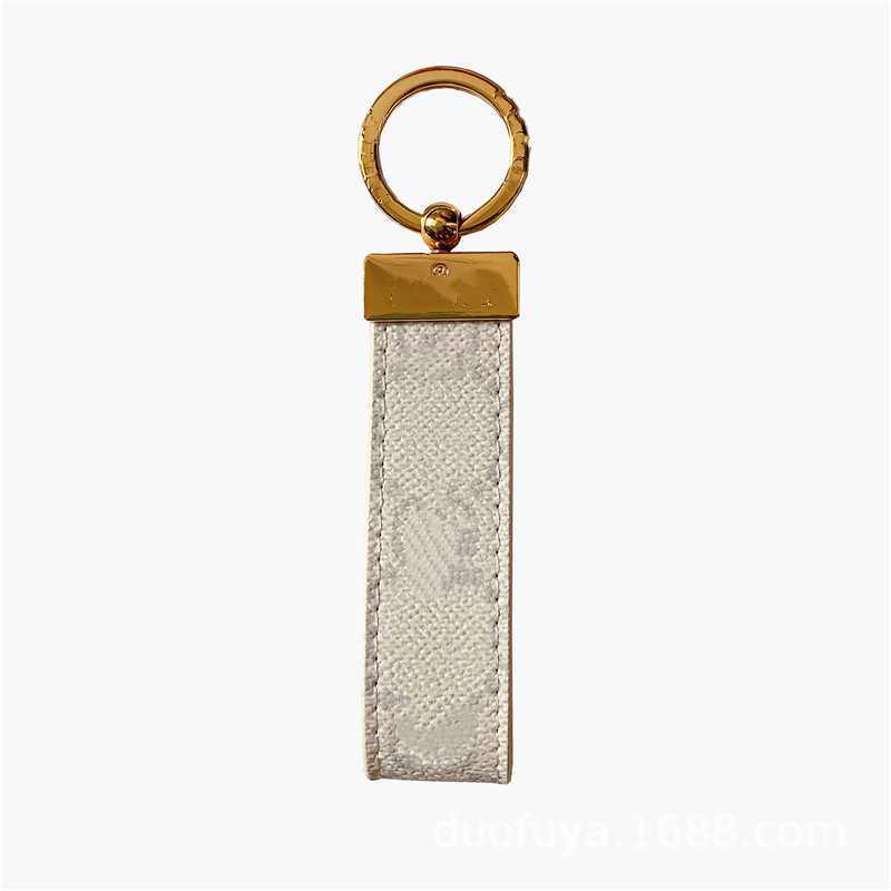 Trendy Leather Keychain: Classic European & American Style Ornament