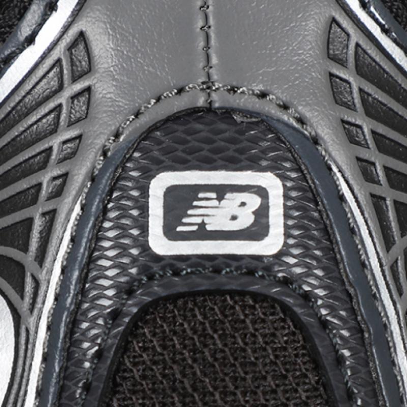 New Balance 740v2 Black Silver Metallic