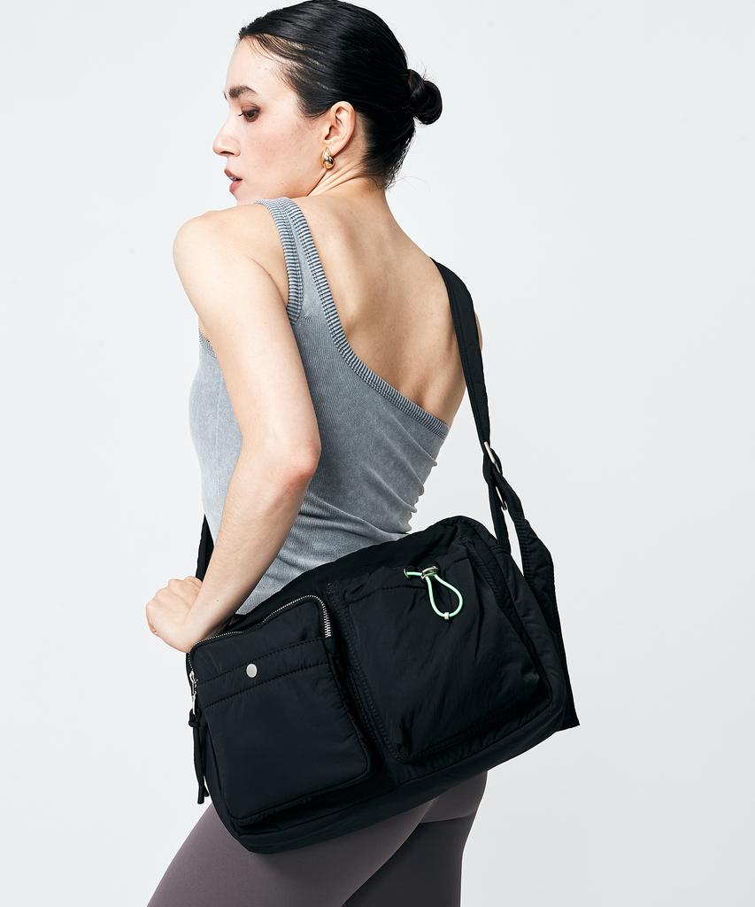 Vlot Pocket Rush Crossbody Bag [Black]