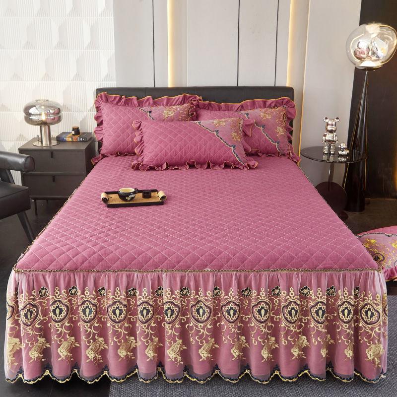 3pcs Set Autumn/Winter Thickened Faux Crystal Velvet Quilted Heart Patchwork + Raised Lace Layer with Straps: 1pc Bed Skirt + 2pcs Pillowcases