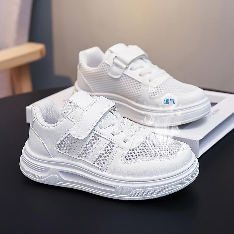 Children's Day event designated boys' white sneakers, girls' breathable mesh dance shoes, and soft-soled sneakers for older children
