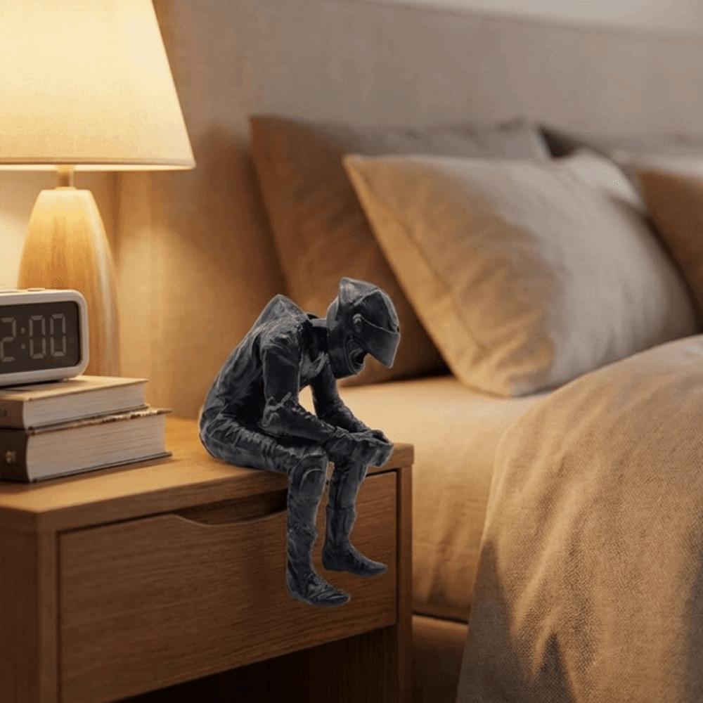 Kunststoff Rennstil Sitzende Figur 3D Gedruckte Motorradfahrer Kunststatue Bürodekoration