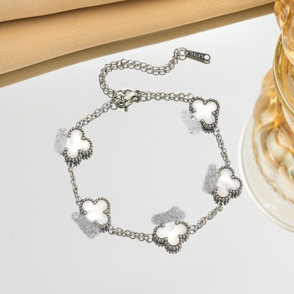 Bransoletka z czterolistną koniczyną Lekki luksus i wysokiej klasy dodatek biżuteryjny damski i bransoletka