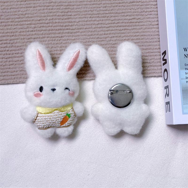 Entzückende Kaninchen-Plüschpuppe: Weich, Niedlich, Ganzkörper-Hasenmädchen Herz-Tasche Brosche Accessoire.