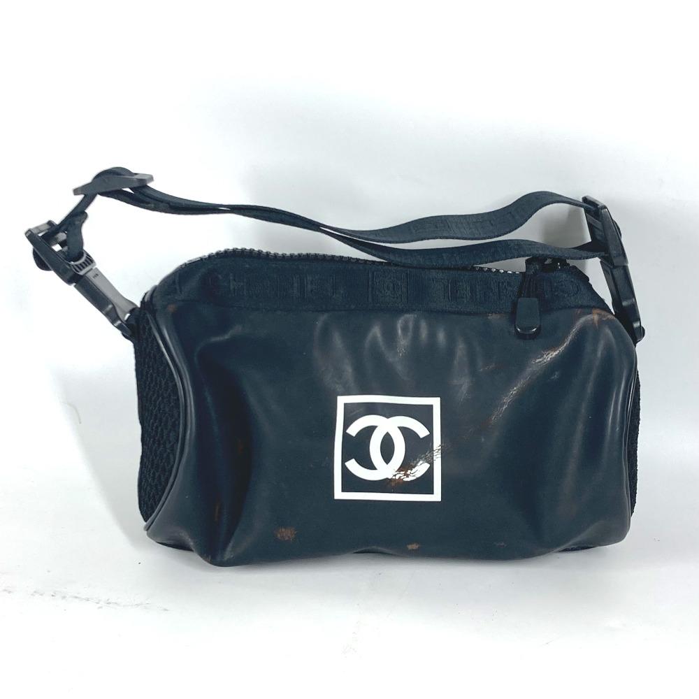 Chanel Bolsa de Ombro Cilíndrica com Logo Esportivo borracha Preto/Branco