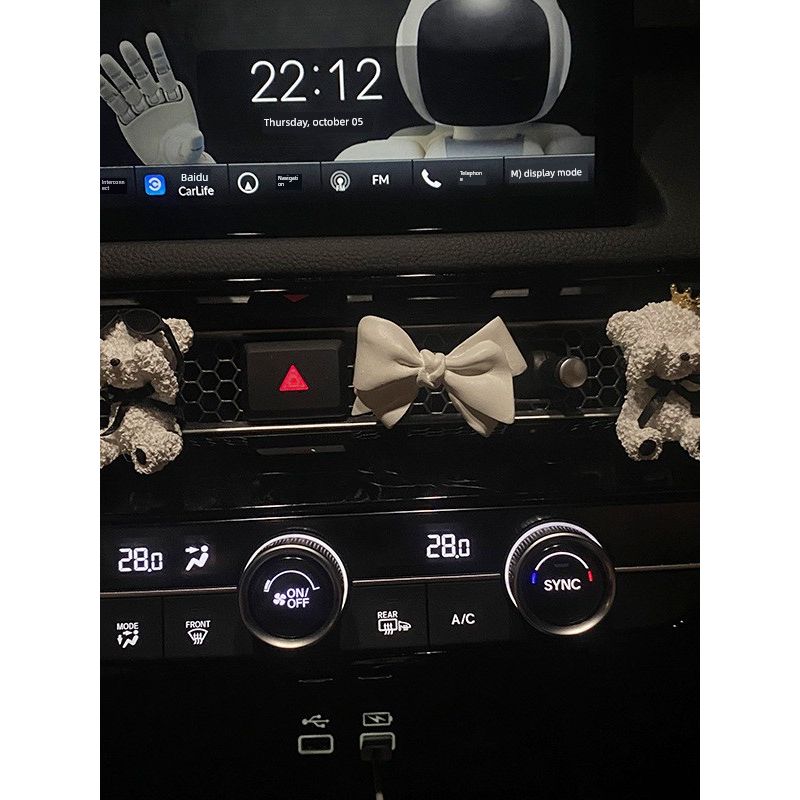 Car Air Freshener White Bear Bowknot Car Air Conditioning Vent Decoration Perfume Diffuser Stone Car Interior Accessories