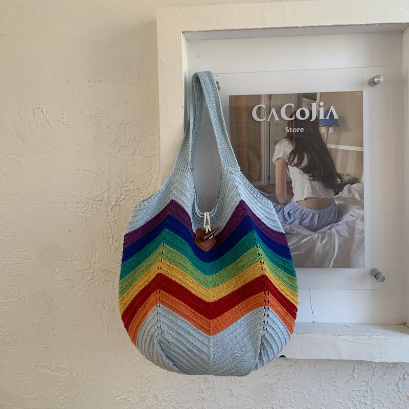 

Yogodlns Sweet Knitted Tote Bag Large Capacity Lightweight Crochet Shoulder Bag Rainbow Color Seaside Vacation Beach Handbag 40x18x38cm синий