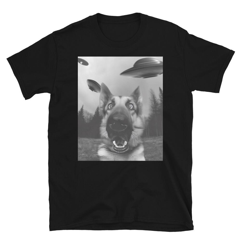 Shep s Selfie  Funny German Shepherd Selfie with UFO T-Shirt Unisex T-Shirt M