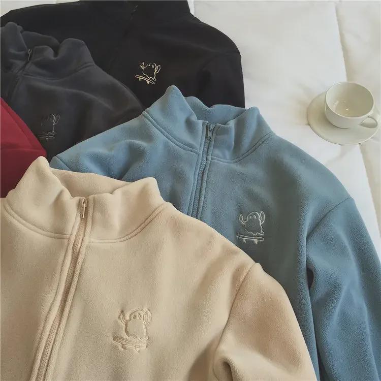 Dámská bunda z mléčného fleecu z jehněčí vlny - Kolekce zima 2024