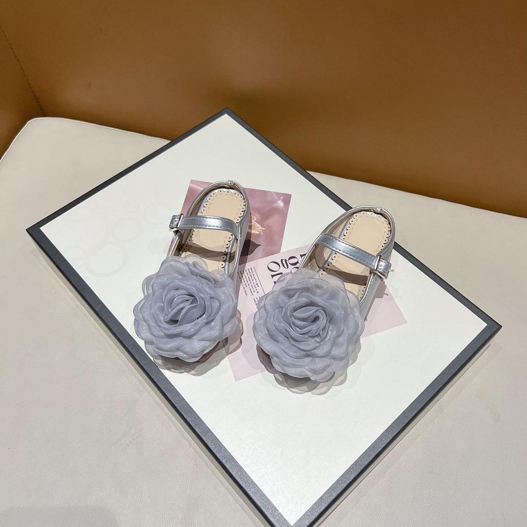 Children's slippers summer new girl shoe soft sole non slip slippers fashion princess slippers flower shoe Versatile kids shoes