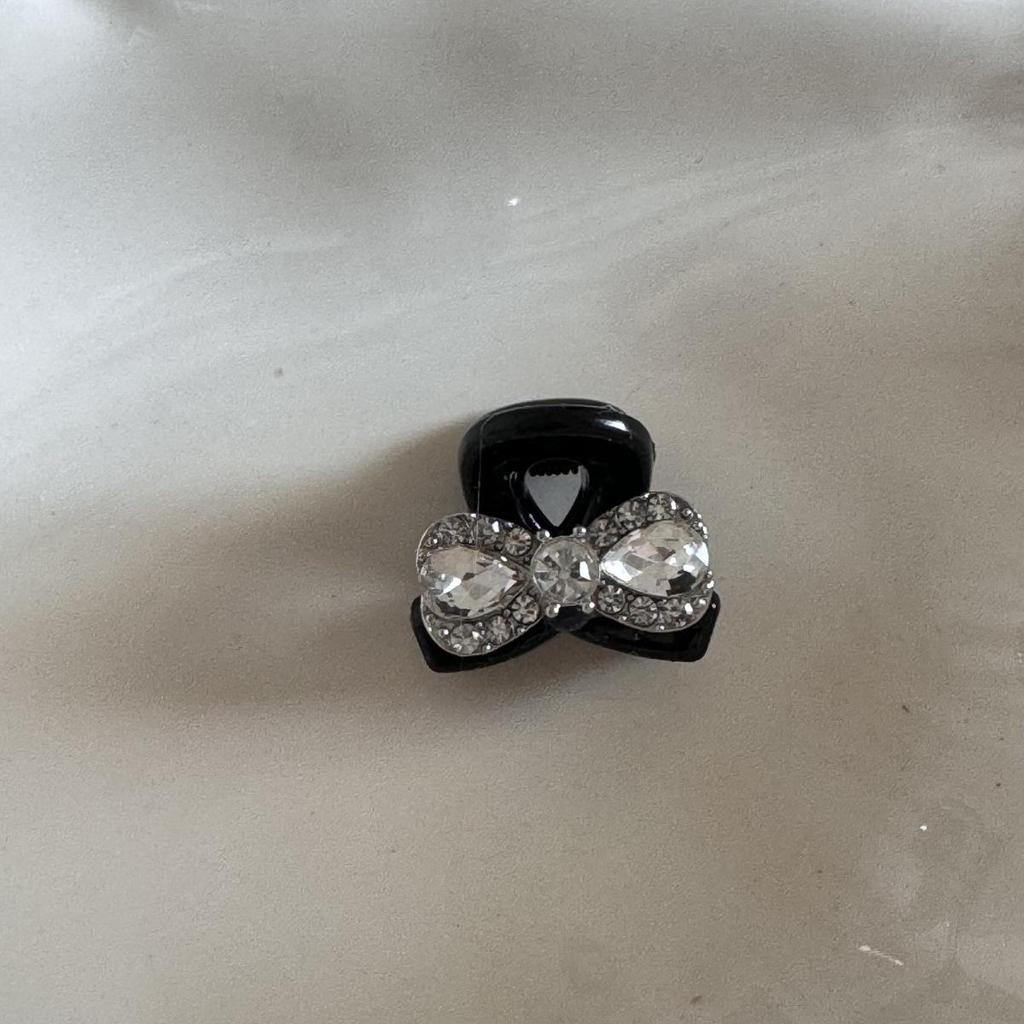 Black Pearl Rhinestone Bow Hair Clip for Bangs and Princess Hairstyles